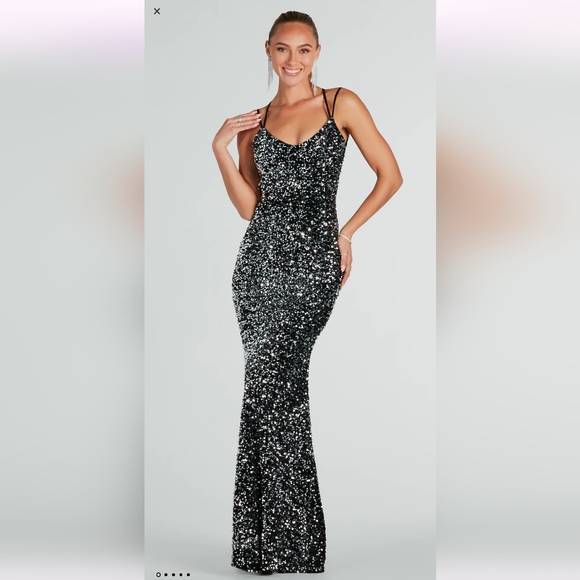 ✨🆕✨ Formal Sequin Velvet Mermaid Dress - Picture 1 of 5
